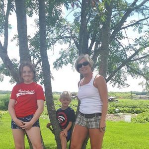 Meet your Posher, Sharon